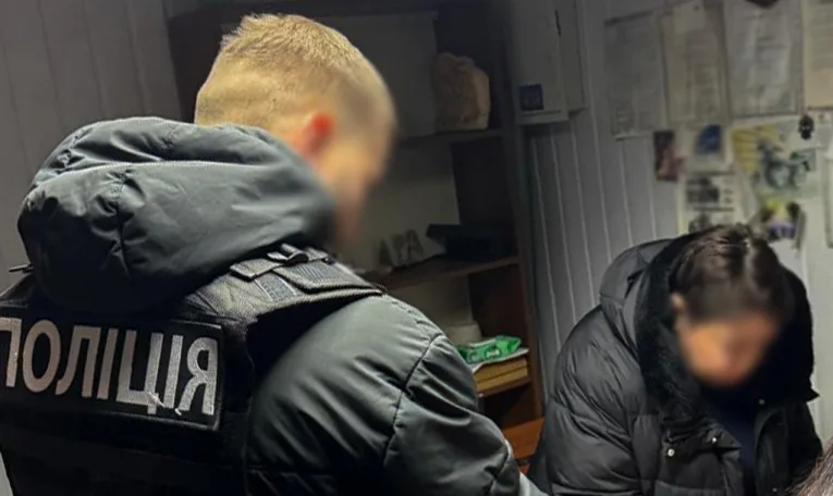 Львів’янку викрили на хабарі 13 тис.грн за обіцянку допомогти скласти іспит з водіння