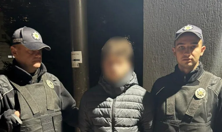 У Львові суд виніс вирок 19-річному палію, який підпалив квартиру та відділення “Нової пошти”