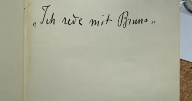 Львівські митники вилучили в іноземця мемуари Муссоліні та німецькі монети