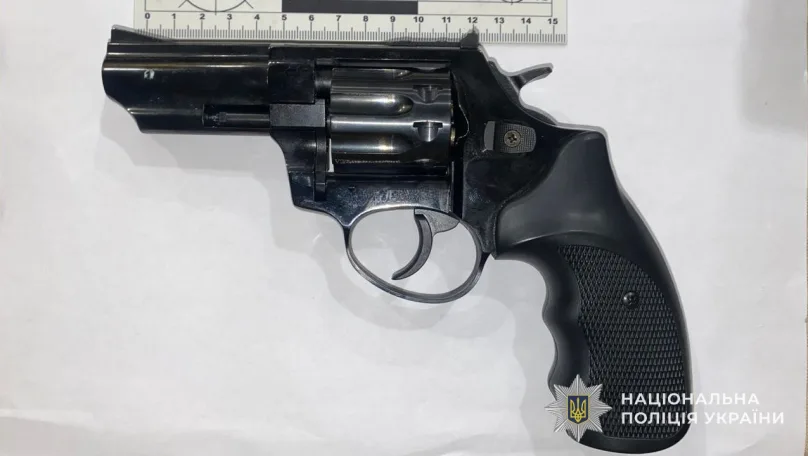 На Львівщині чоловік влаштував стрілянину в кафе