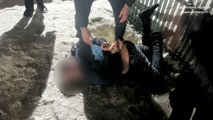 У Львові затримали чоловіка за неправдиве повідомлення про мінування ТЦ