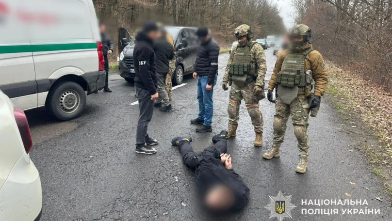 Керівник банку на Львівщині організував переправлення ухилянтів через кордон інкасаторським авто