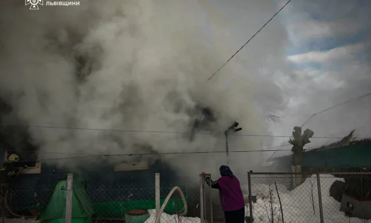 На Львівщині горів дерев’яний житловий будинок