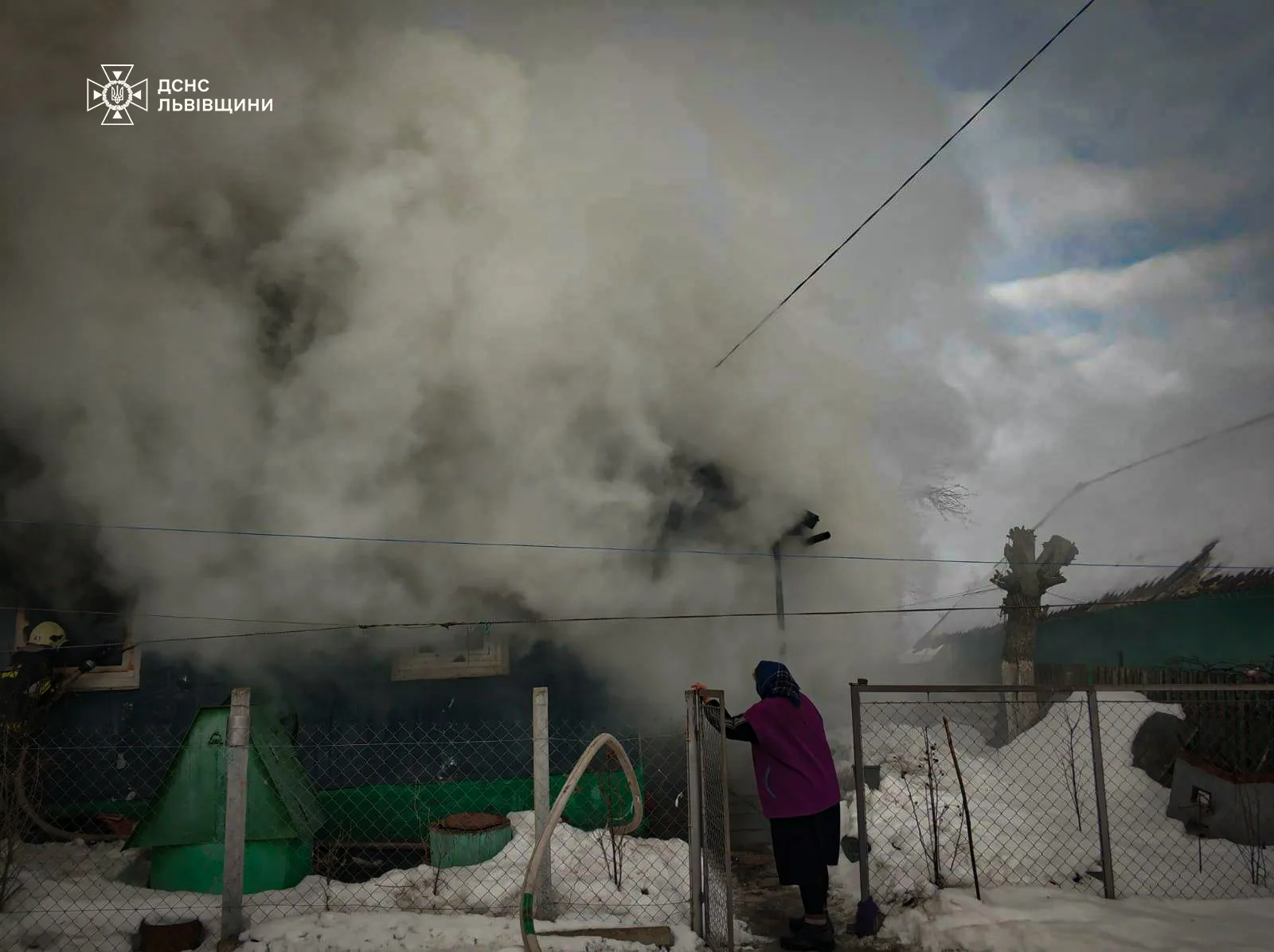 На Львівщині горів дерев’яний житловий будинок