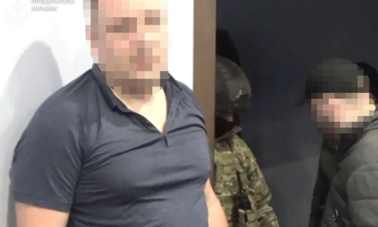 На Львівщині судитимуть чоловіка за торгівлю зброєю