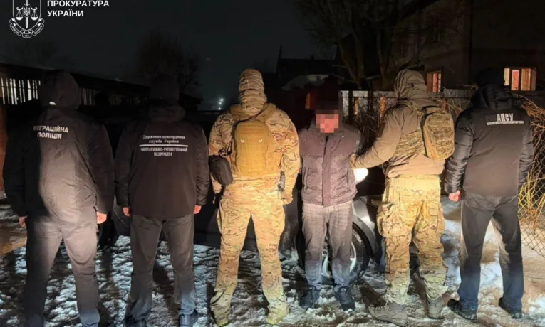 Львів’янин хотів переправити військовозобов’язаного за кордон за 13 000 доларів