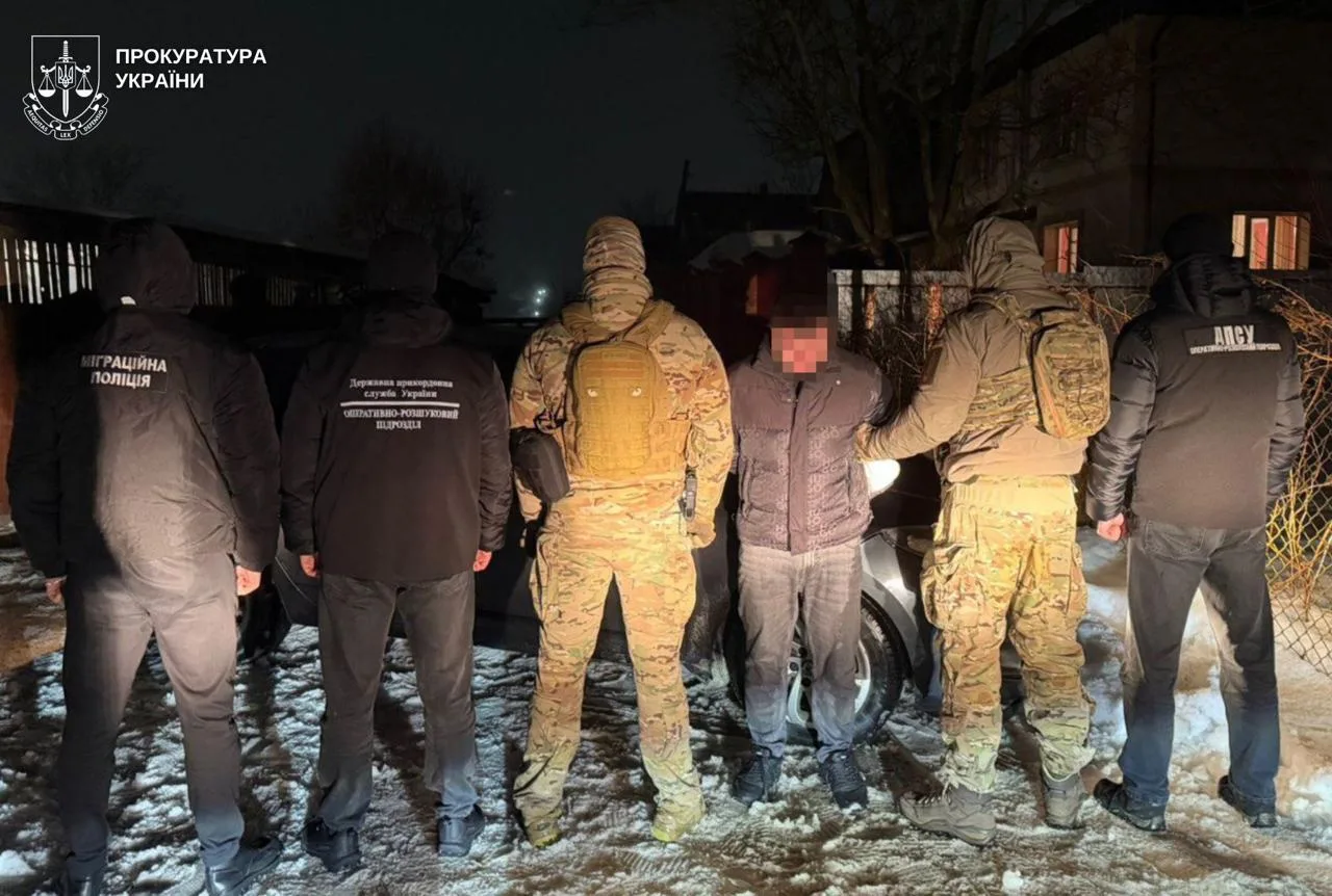 Львів’янин хотів переправити військовозобов’язаного за кордон за 13 000 доларів