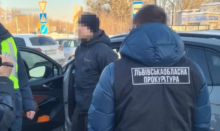 Майже 900 тисяч гривень збитків: у Львові підозрюють ексзаступника директора дитячого медцентру