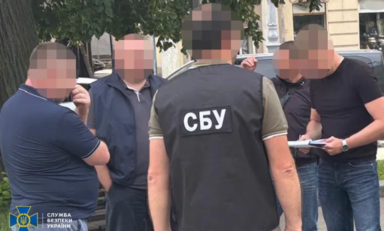 У Львові судитимуть викладача, який організував незаконний виїзд чоловіків призовного віку за кордон