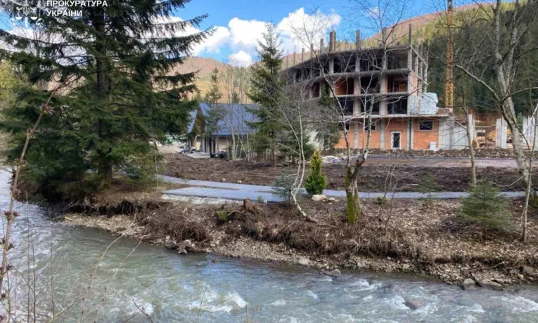 На Львівщині інженера судитимуть за самовільне будівництво готелю