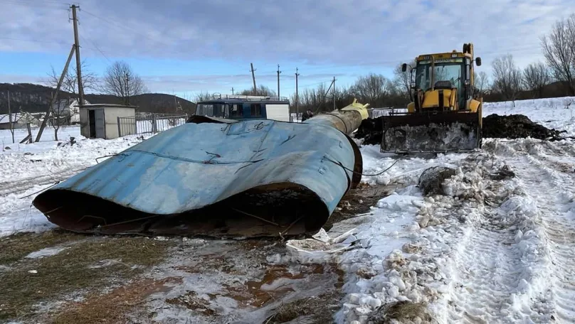 Через сильні морози у селі Білий Камінь на Львівщині впала водонапірна вежа: без води залишилась частина населеного пункту