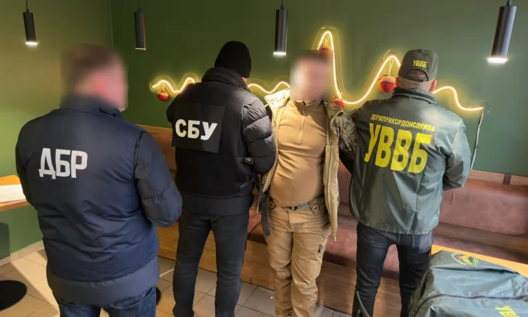 У Львові затримали військового, який за хабар пропонував влаштувати службу в тилу