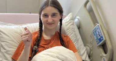 У 17-річної мешканки Львівщини виросла киста яєчника розміром з трилітрову банку