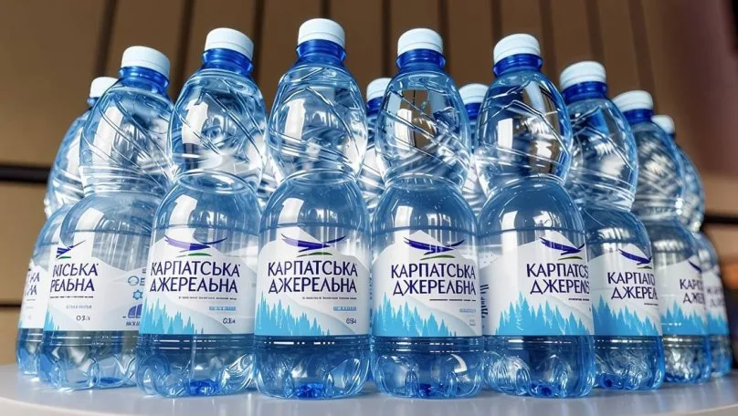 АМКУ може оштрафувати виробника «Карпатської Джерельної» за оманливу інформацію про походження води