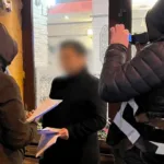 На Львівщині затримали чоловіка за спробу вплинути на міграційну службу за гроші