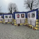 На Львівщині судили чоловіка, який помочився на банери із полеглими військовими