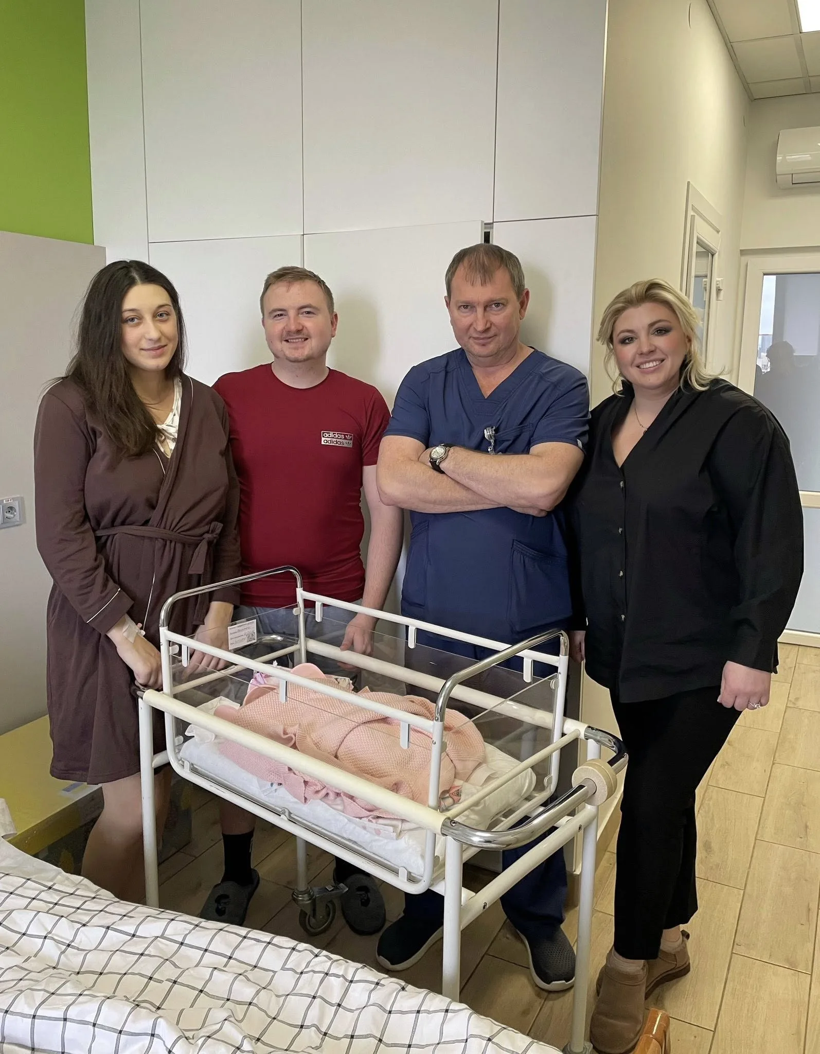 Львівські лікарі допомогли франківчанці після трансплантації нирки стати мамою