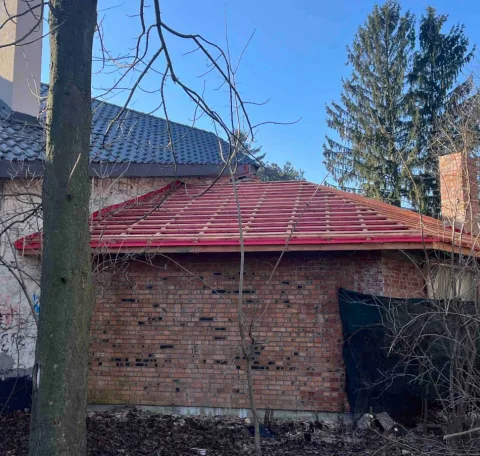 Львівська міськрада через суд вимагає повернути самовільно зайняту землю біля Піскових озер