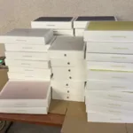 На Львівщину намагались ввезти незадекларовані 54 ноутбуки MacBook