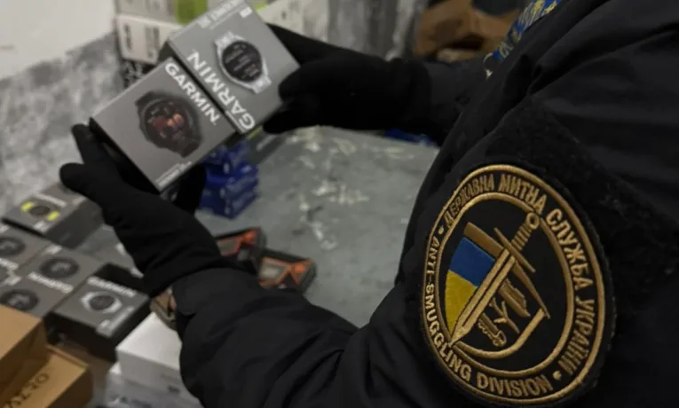 Львівські митники виявили контрабандну техніку на 1,7 млн грн у мікроавтобусі з Тернополя