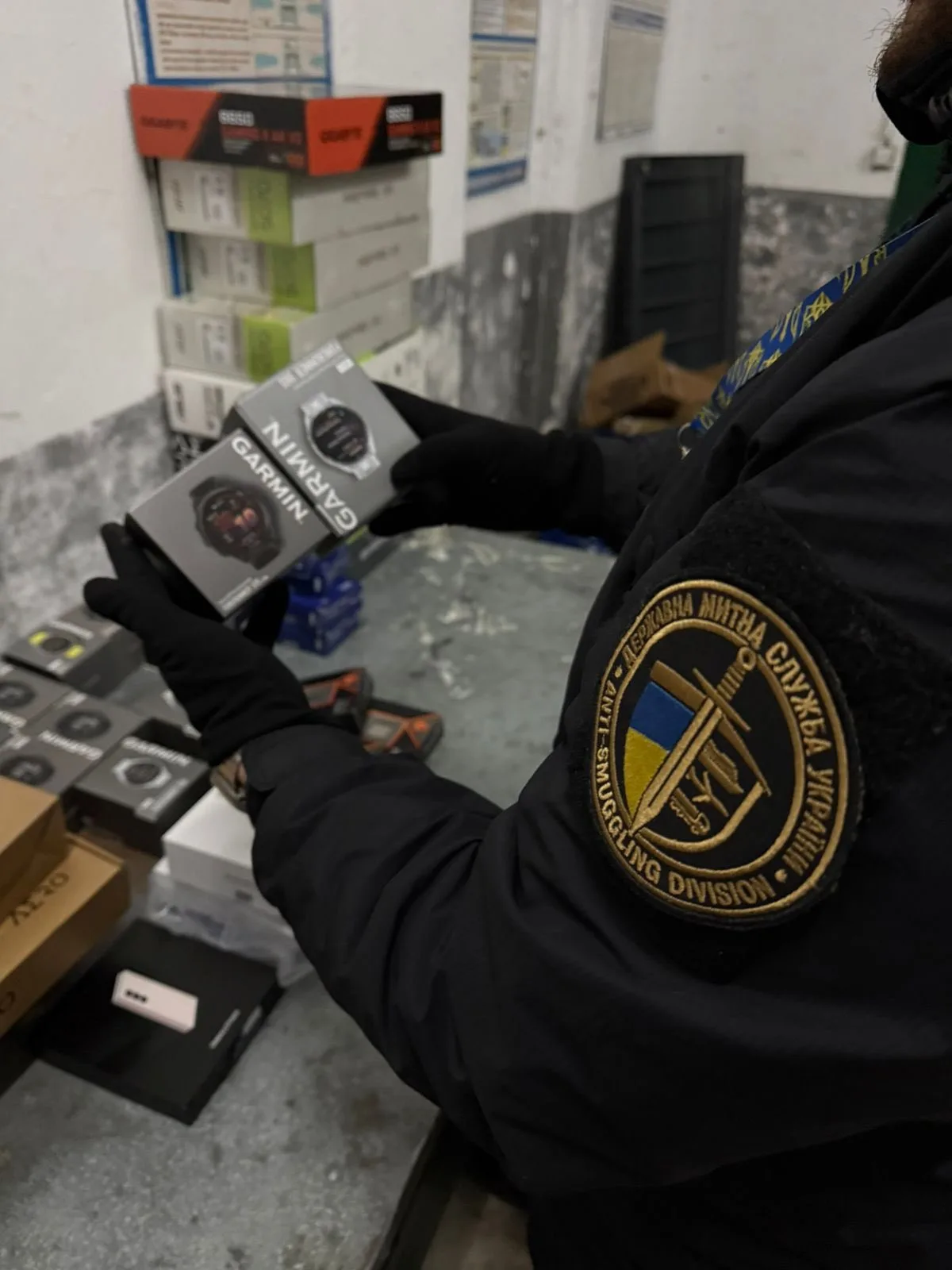 Львівські митники виявили контрабандну техніку на 1,7 млн грн у мікроавтобусі з Тернополя