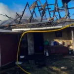 На Львівщині рятувальники загасили пожежу у господарській будівлі