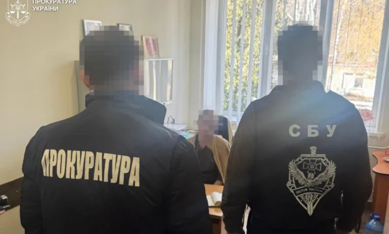 На Львівщині викрили медпрацівників, які вимагали 3 000 доларів за III групу інвалідності