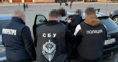На Львівщині викрили чоловіка, який за $2000 обіцяв вплинути на рішення лікарської комісії