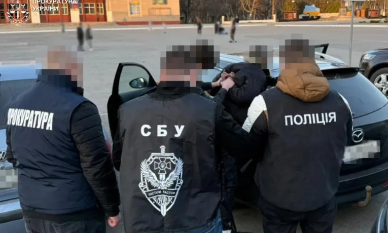 На Львівщині викрили чоловіка, який за $2000 обіцяв вплинути на рішення лікарської комісії