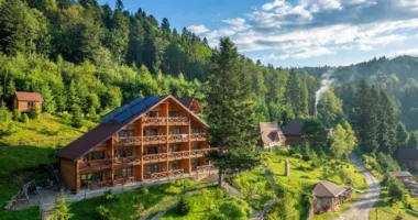 Суд дозволив знести самобуди комплексу «Осоння Карпати» біля Східниці