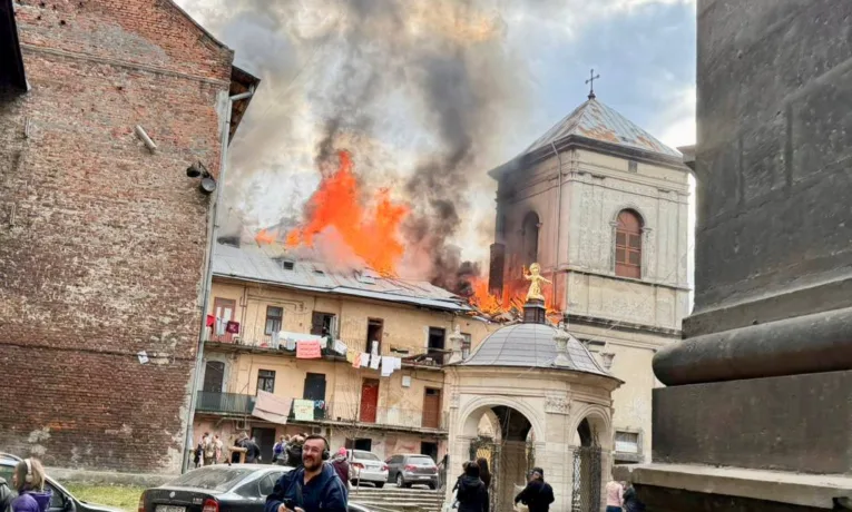 Обстріл РФ: у Львові під час атаки постраждала спадщина ЮНЕСКО