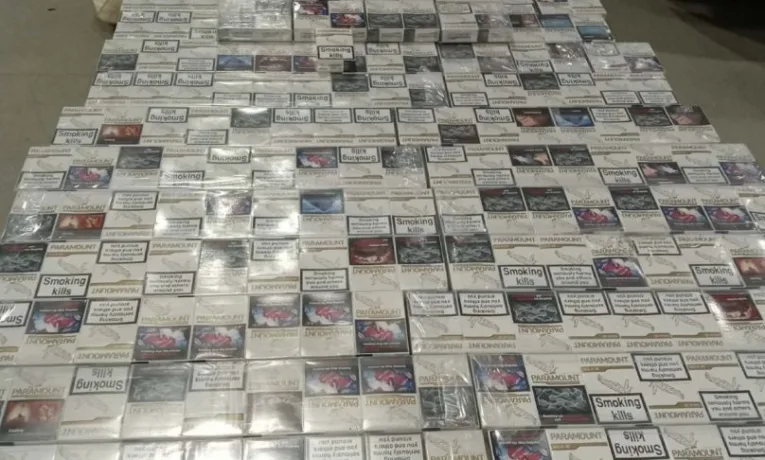 На кордоні на Львівщині затримали українку, яка намагалася вивезти 7 тисяч сигарет у паливному баку