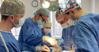 Львівські лікарі врятували жінку, у якої пухлина з матки дісталася до серця