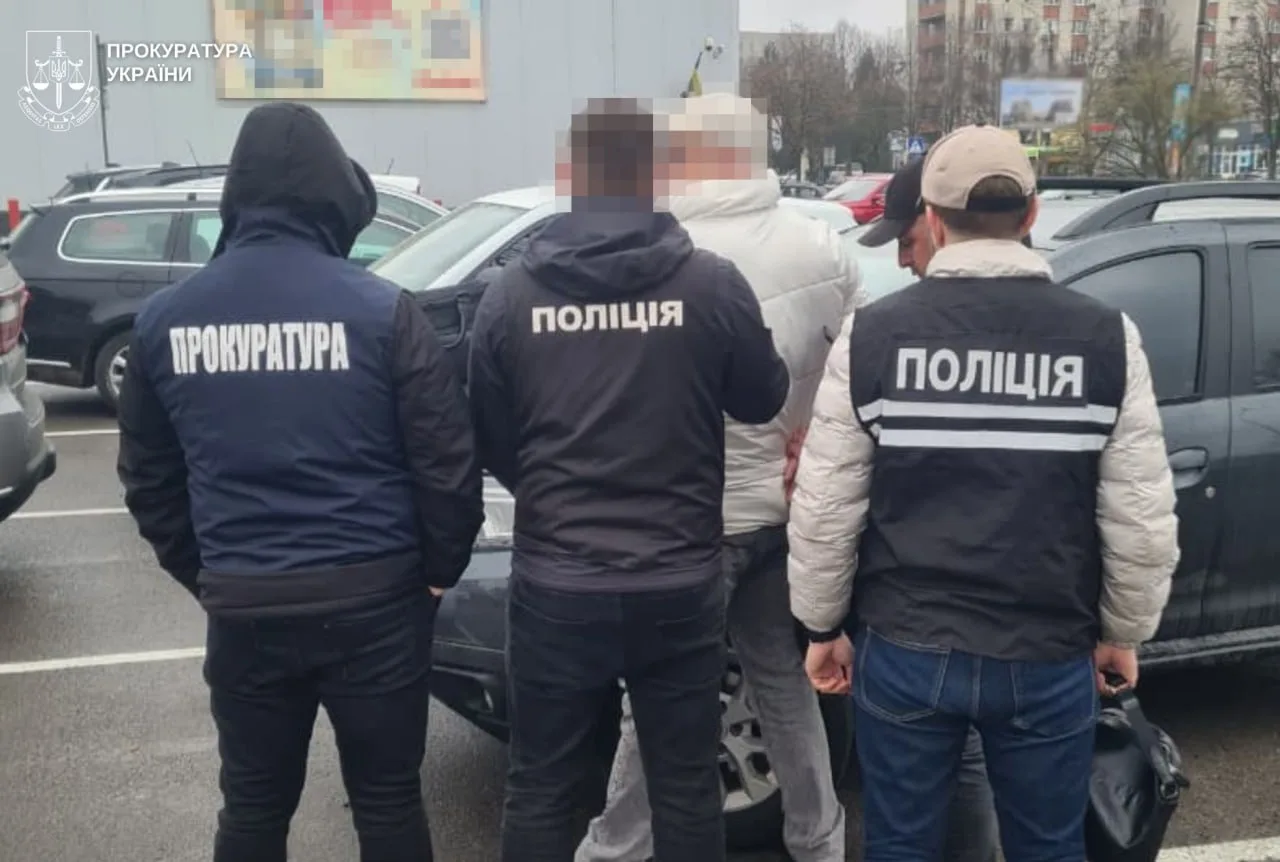 У Львові ексдоцент обіцяв військовозобов’язаному зробити бронювання в “Інтерполі” та вивезти за кордон