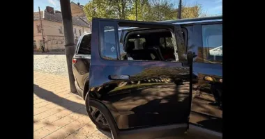 У центрі Львова затримали чоловіка за крадіжку з авто депутата облради