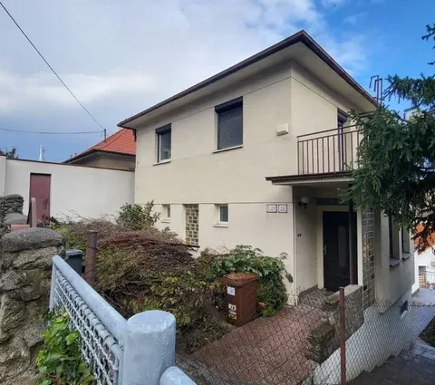 ВАКС залишив чинним арешт будинку в Братиславі, пов’язаного з родиною доньки Ярослава Дубневича