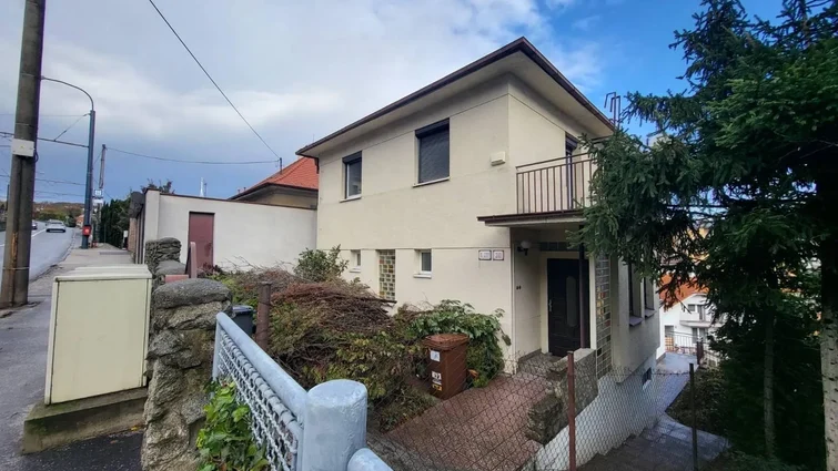 ВАКС залишив чинним арешт будинку в Братиславі, пов’язаного з родиною доньки Ярослава Дубневича