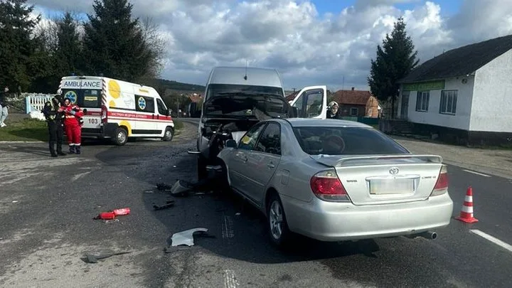 На Львівщині внаслідок ДТП отримали травми четверо людей