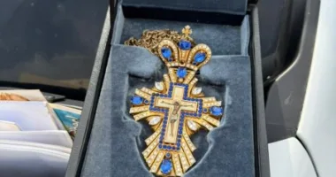 На Львівщині затримали мешканця Прикарпаття, який вкрав хрест з церкви на Великдень