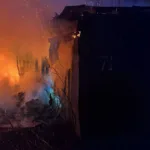 У Львові рятувальники ліквідували пожежу в гаражному кооперативі