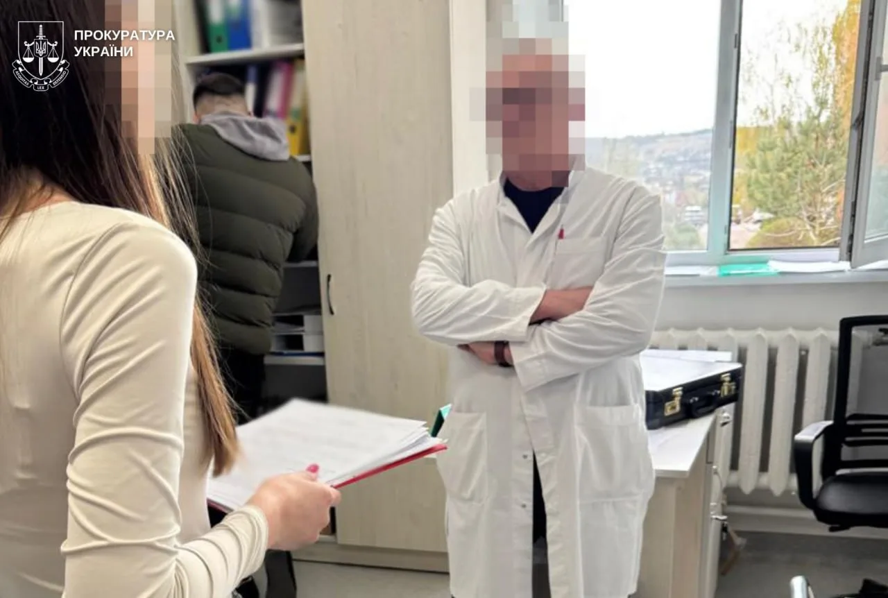 СБУ та Нацполіція викрили схему хабарів за оформлення інвалідності в районній лікарні