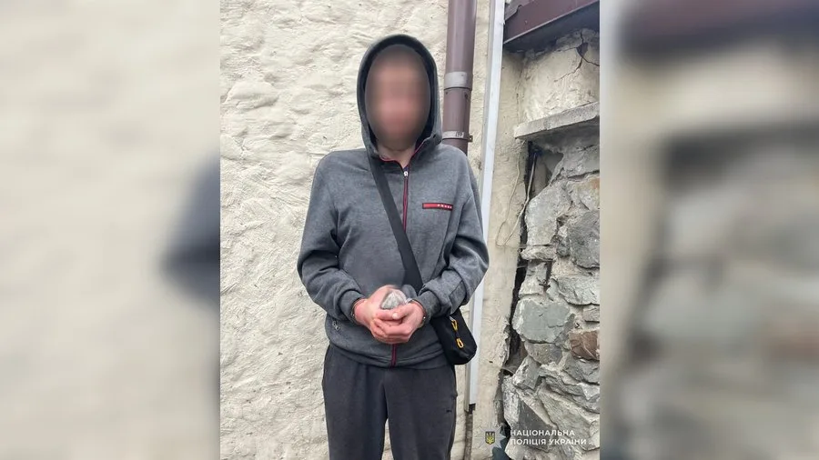 У Львові затримали 31-річного чоловіка за підозрою у збуті наркотиків