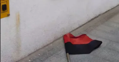 У Львові невідомі зірвали червоно-чорний прапор з будівлі центру для учасників бойових дій: поліція проводить перевірку