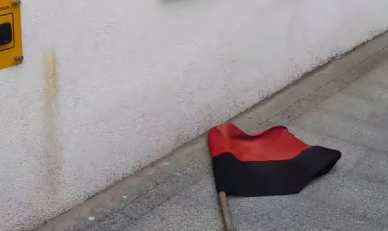 У Львові невідомі зірвали червоно-чорний прапор з будівлі центру для учасників бойових дій: поліція проводить перевірку