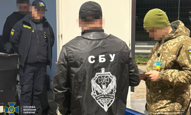 На Львівщині затримали інспектора митниці за хабарництво при ввезенні валюти