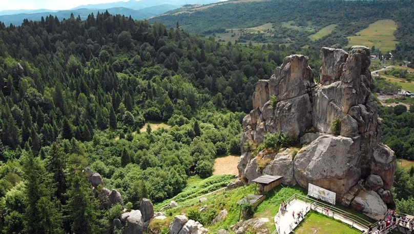 У «Тустані» створили віртуальний тур довкола скель