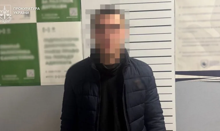 На Львівщині засудили чоловіка, який обікрав патрульний автомобіль та магазин техніки