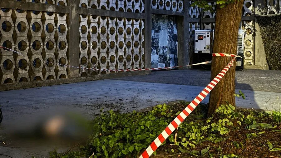 У Львові з вежі Ратуші вистрибнув 42-річний громадянин Австралії