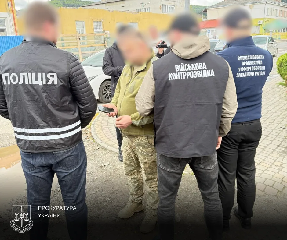 На Львівщині викрили посадовця ТЦК, якого підозрюють у вимаганні хабаря за вплив на рішення ВЛК
