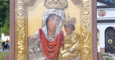На горищі митрополичих палат Унівської Лаври знайшли заховані у 1940-х роках церковні реліквії